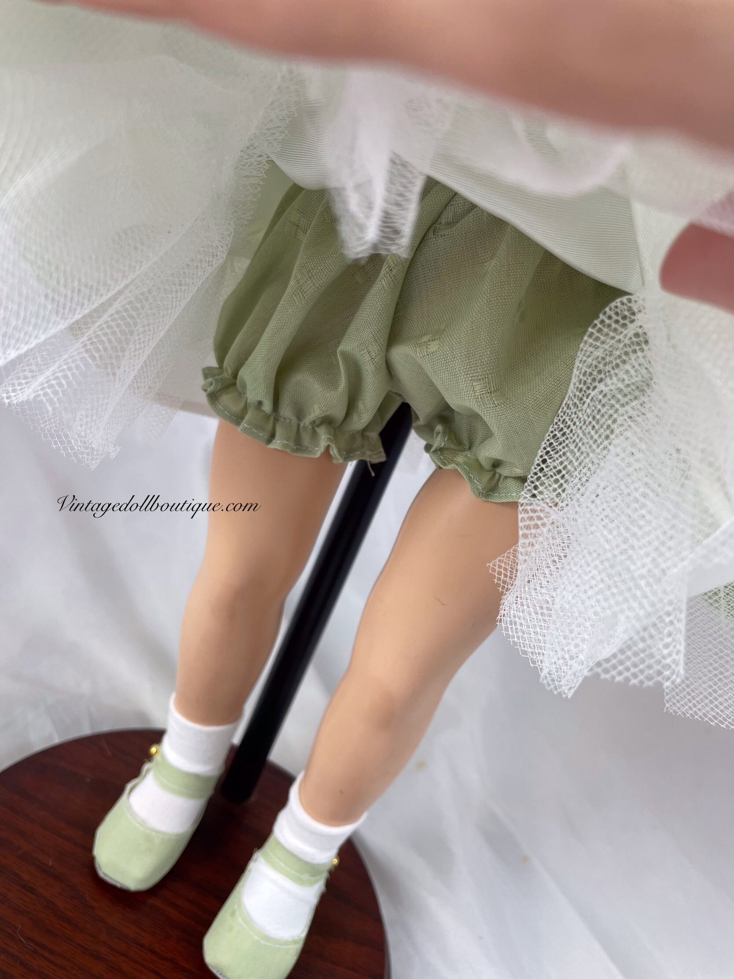 dress, bloomers, socks and shoes for 17/18 Madame Alexander doll