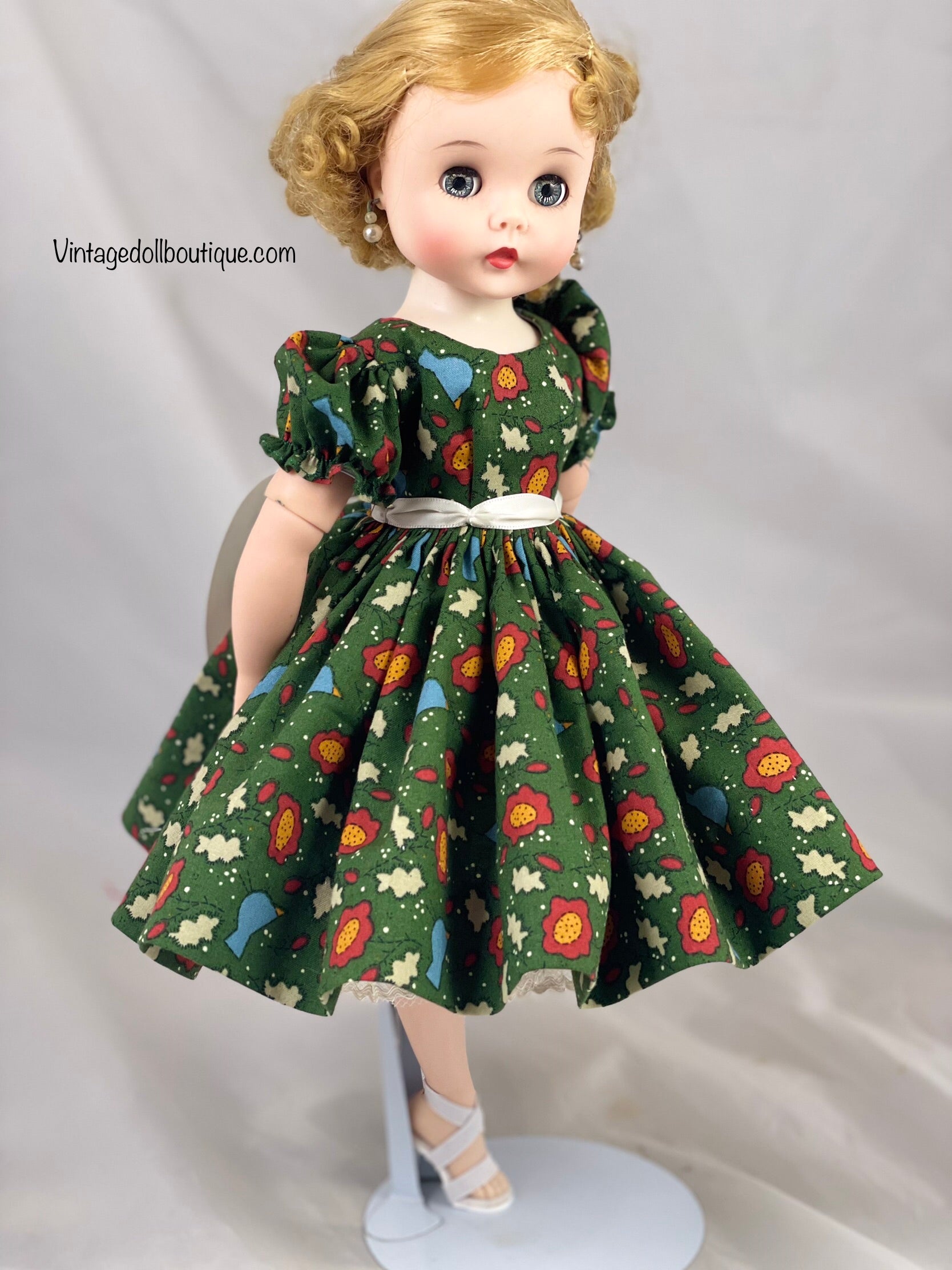 Green bird dress for 16 Elise Vintage Doll Boutique Green bird dress for 16 Elise Vintage Doll Boutique
