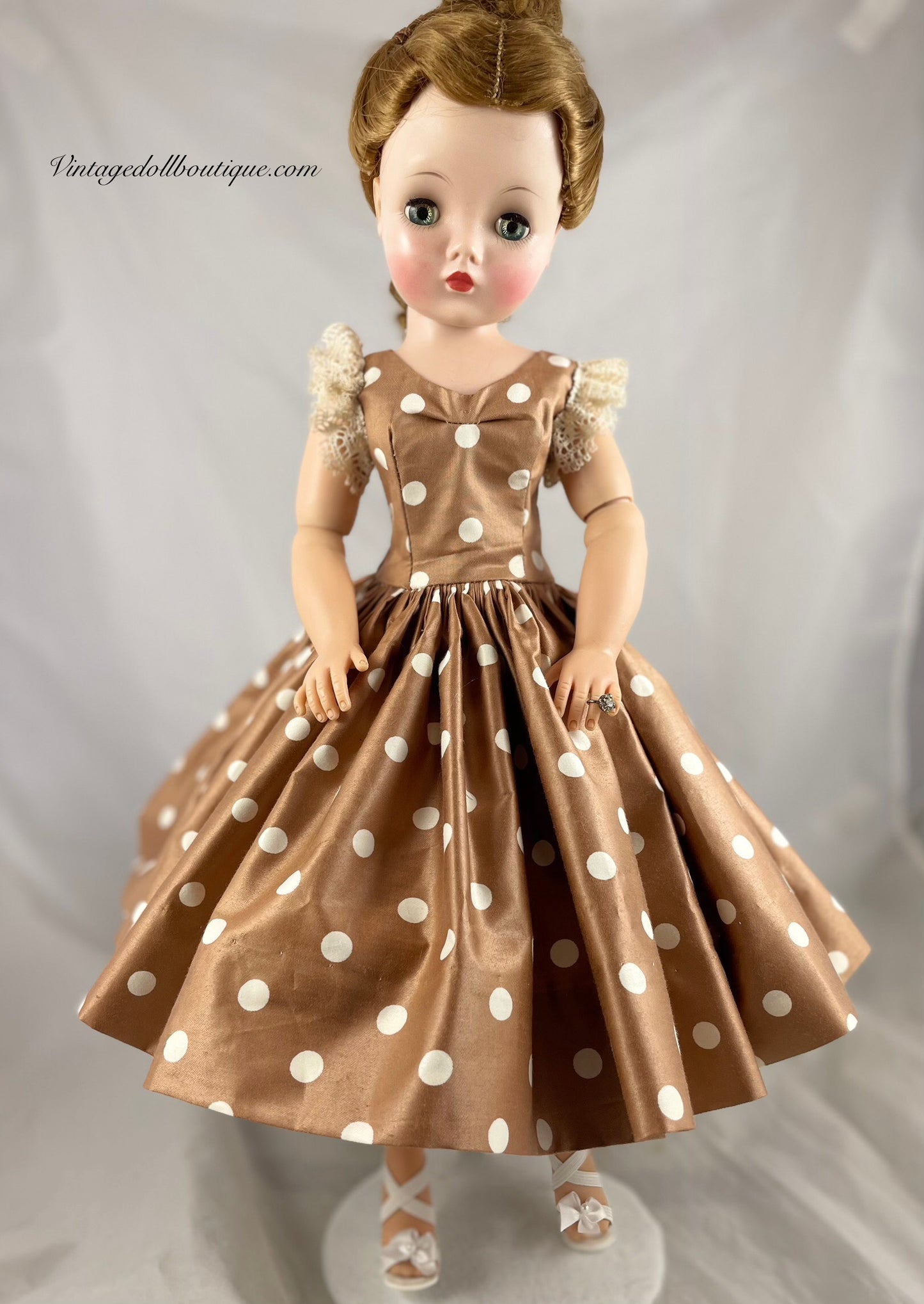 ****reserved for sharon***** dress for 21” Cissy