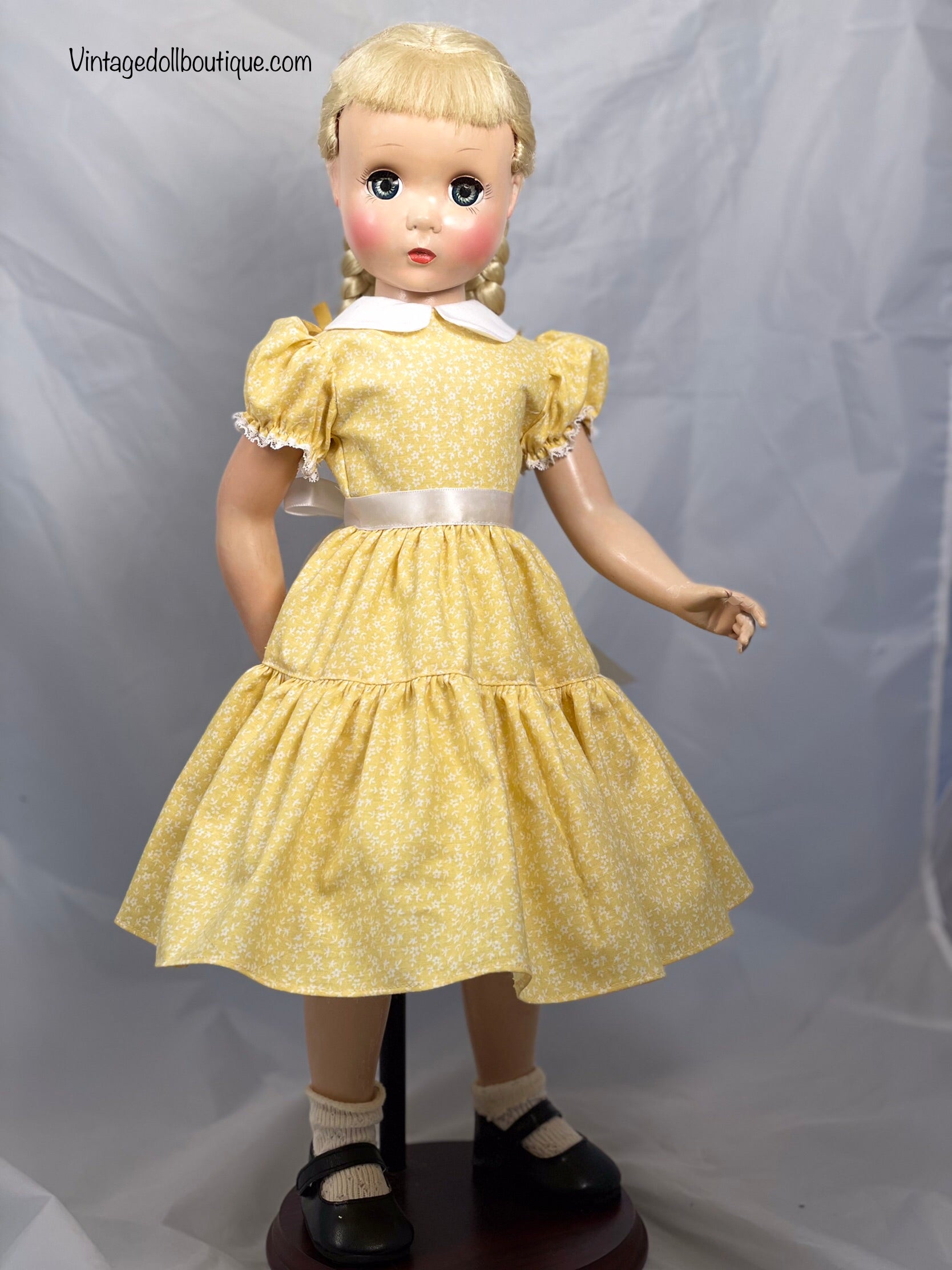 Madame alexander hot sale doll clothes